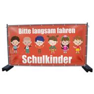 340 x 173 cm | Langsam fahren Schulkinder Bauzaunbanner (1966)